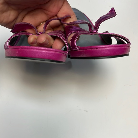 BCBGirls Beautiful fuchsia metallic heels. - Picture 4 of 8
